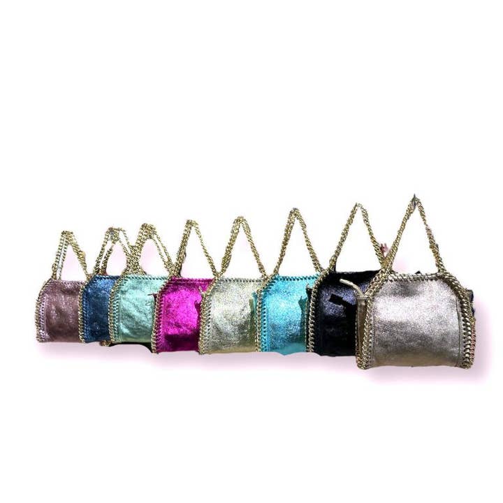 Damentasche aus Leder mit Metallic-Effekt und Kettengriffen für den Großhandel von Chenson & Gorett