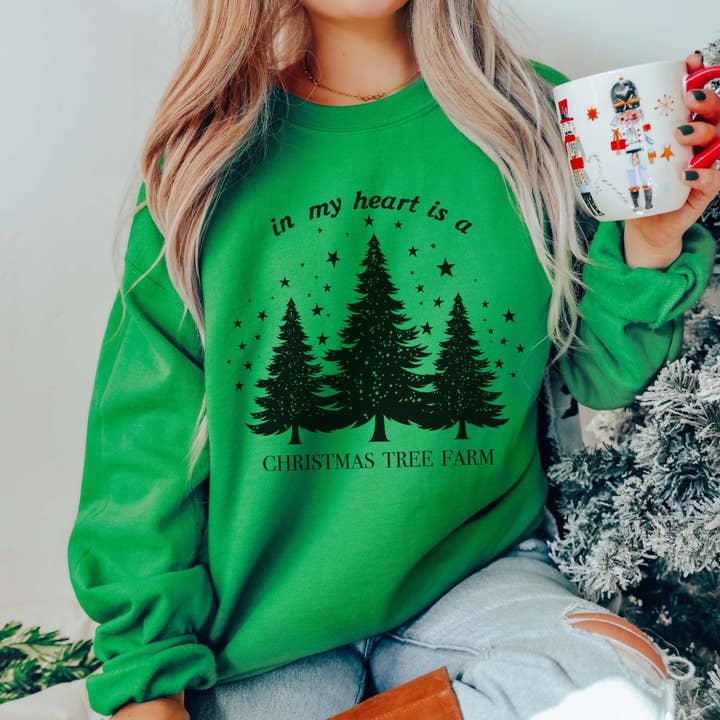 Sweatshirt graphique In My Heart Is A Christmas Tree Farm Wholesale - Livraison rapide pour la vente par Limeberry Designs