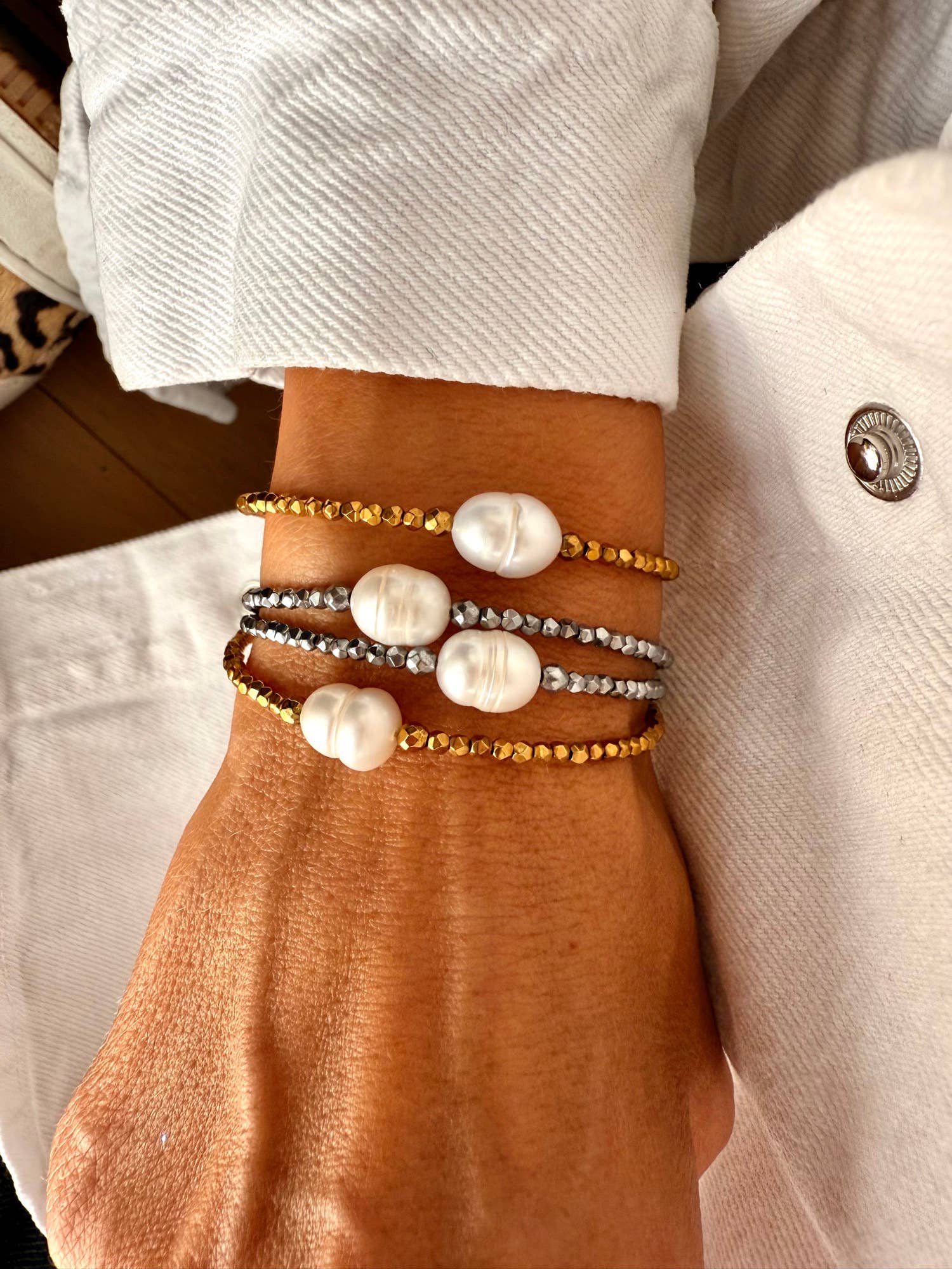 Goupi - Wholesale Beaded Bracelet - Hematite chic beaded bracelet with pearl detail 5