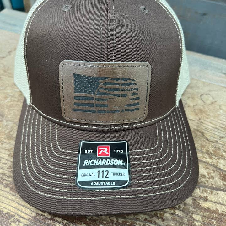 Designed To Flaunt - Vente Casquette trucker – homme - Casquette Trucker Richardson 112 Buck Homme Drapeau Américain43