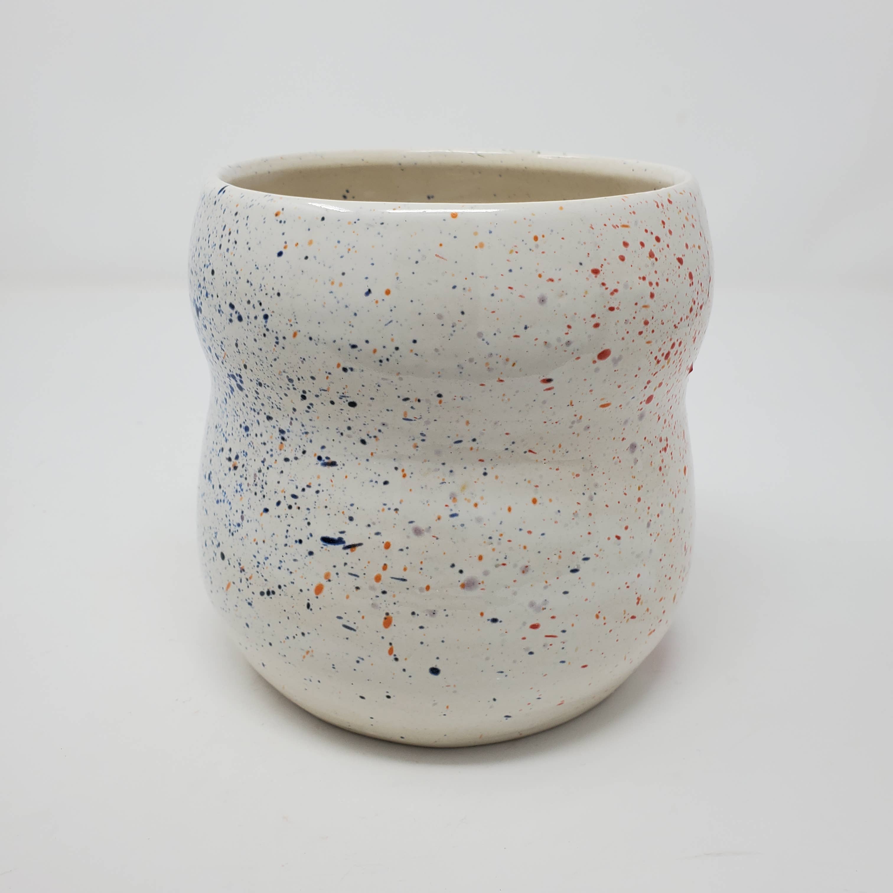 LaLa Gallery - Wholesale Plant Pot - Speckled Curvy Planter1
