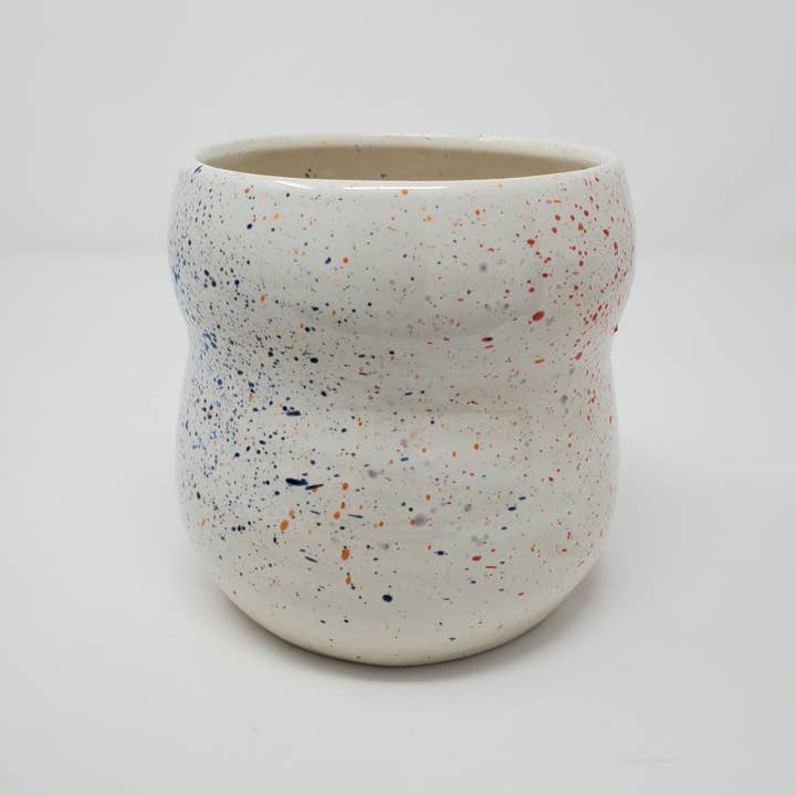 LaLa Gallery - Wholesale Plant Pot - Speckled Curvy Planter1
