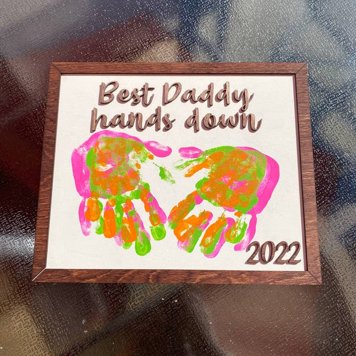 Panneau en bois Best Daddy Hands Down pour la vente par Dynali Nicole’s