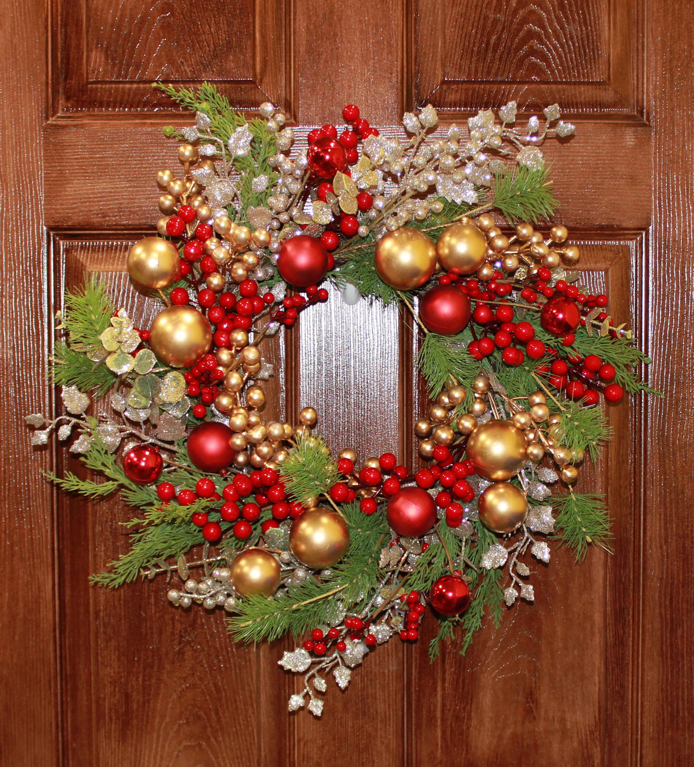 WORTH IMPORTS - Wholesale Wreath - 22" Red And Gold Eucaluptus Cedar Wreath1