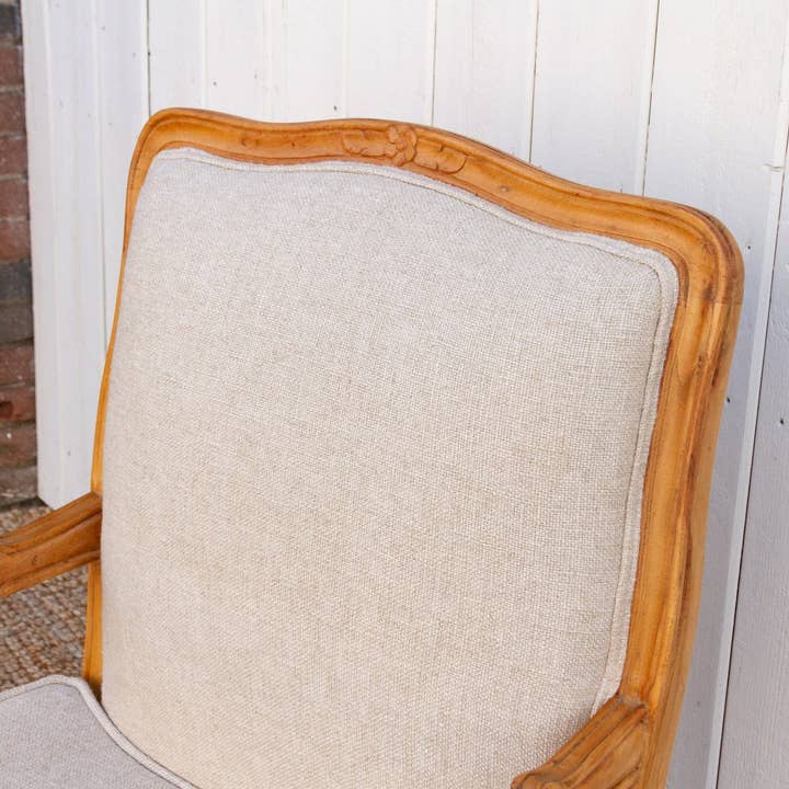De-cor – Cadeira por atacado – Cadeira de Braços em Linho Francês Finamente Entalhada1