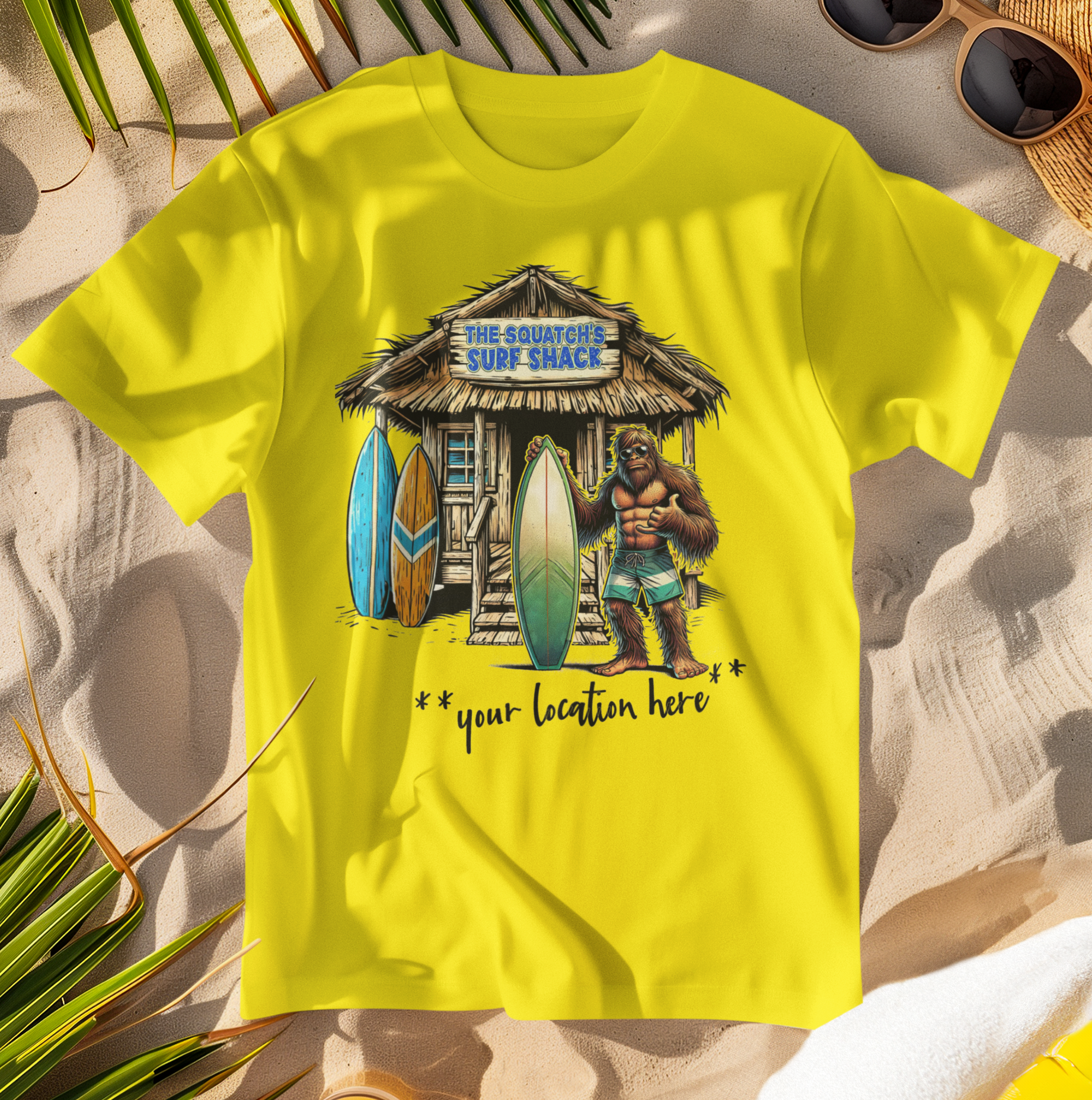 Squatchin’ Country – Großhandel T-Shirt (Grafikdruck) – Unisex – Bigfoot Surf Shack T-Shirt (blau oder gelb) anpassbar10