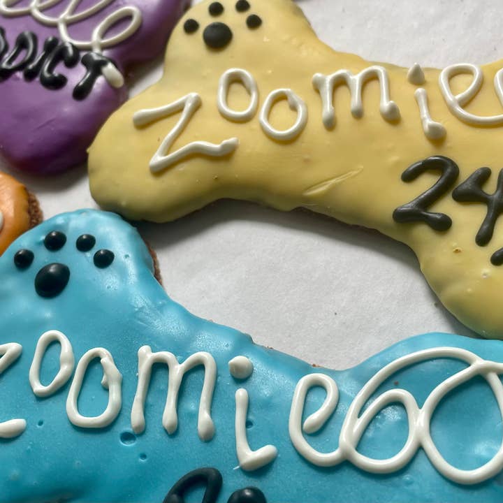 YumYum4DOGS - Wholesale Pet Treats - Dog - 6 inch Zoomies ADDICT dog treat
