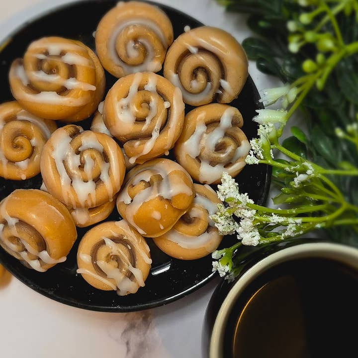 Cinnamon Roll Wax Melt for wholesale by The Littlest Things