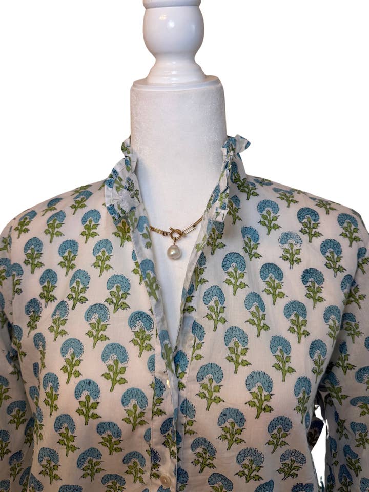 Blusa da donna con colletto arricciato e stampa floreale a blocchi per la vendita all'ingrosso da parte di Rena Lina