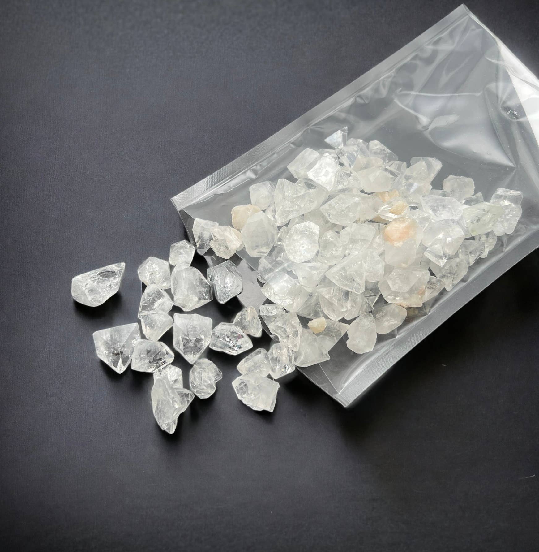 Raj Minerals Inc - Wholesale Spiritual Stone/Crystal - Apophyllite Tips Small - 100 pcs2