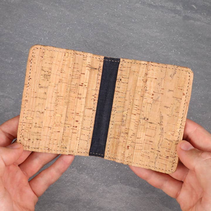 Portefeuille vertical à deux volets unisexe en liège, portefeuille à billets végétalien pour la vente par HOLD SUPPLY