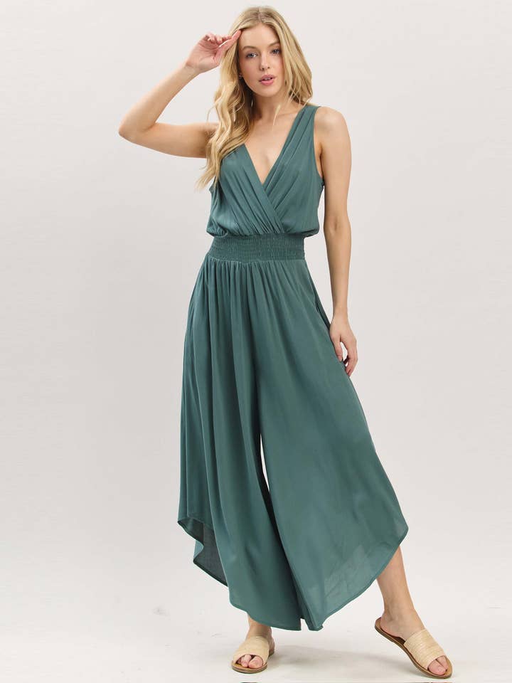 Combinaison à taille smockée avec surplis uni - VNJU60256A pour la vente par Final Touch