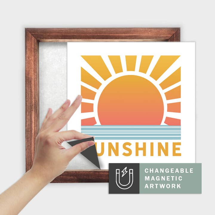 Magnetisk säsongsdekorinsats för utbytbar skylt (Medium): Retro Solsken | Sommar | Magnetisk skyltblanka säljs separat för wholesale av Simpler Seasons Decor