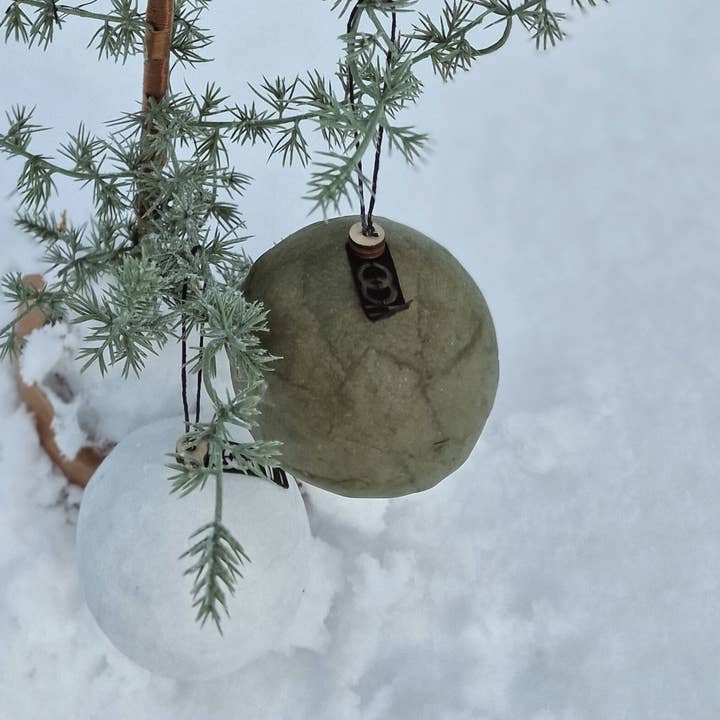 Lübech Living - Wholesale Ornament Set - Gift box w/6 pulp balls, Burnt olive2