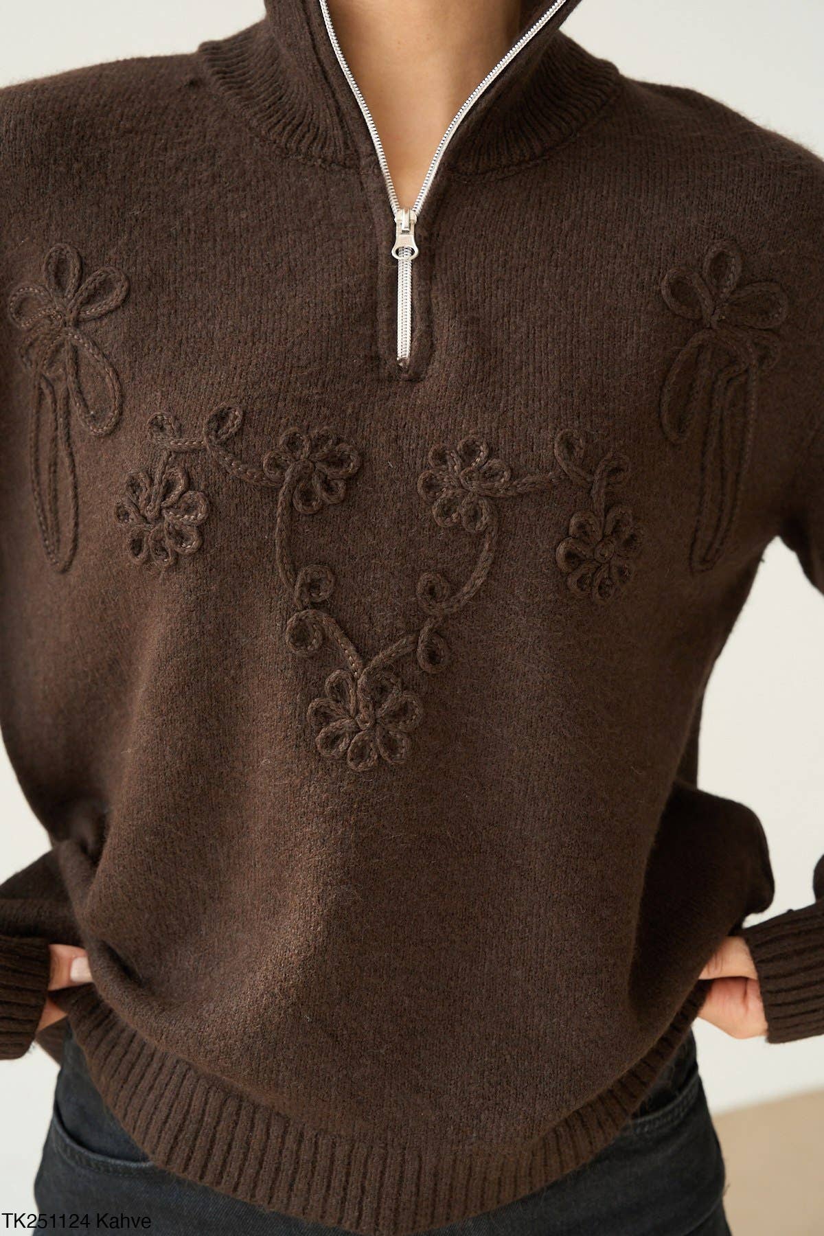 Design company-Fatma Balkir - Vente Pull en maille – femme - Pull à fermeture éclair en tricot pour femmes avec broderie florale.5