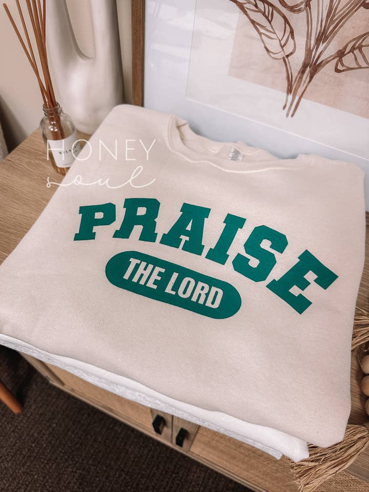 Honey Soul LLC - Wholesale Graphic Sweatshirt - Women's - Praise The Lord Graphic Screen Print Sweatshirt8