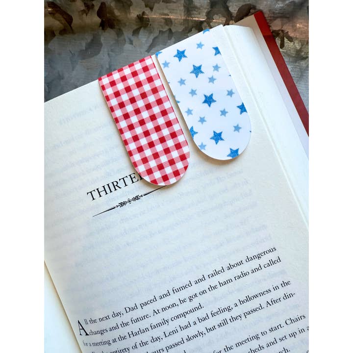 Typo Lettering Co - Wholesale Bookmark - 2 pack magnetic bookmark|stars and plaid magnetic bookmark