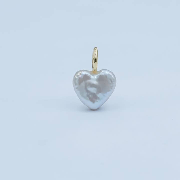 Colgante de Corazón con Perla de Agua Dulce Blanca Relleno de Oro de 24K | P1670 para venta al por mayor de Aim Eternal