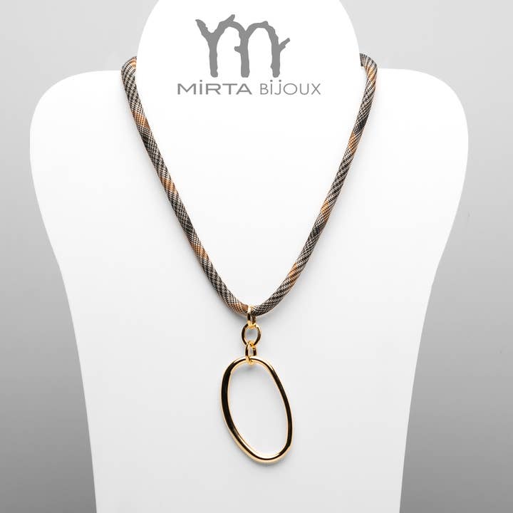 Collier ras-du-cou en tissu jacquard pour la vente par Mirta Accessori Moda