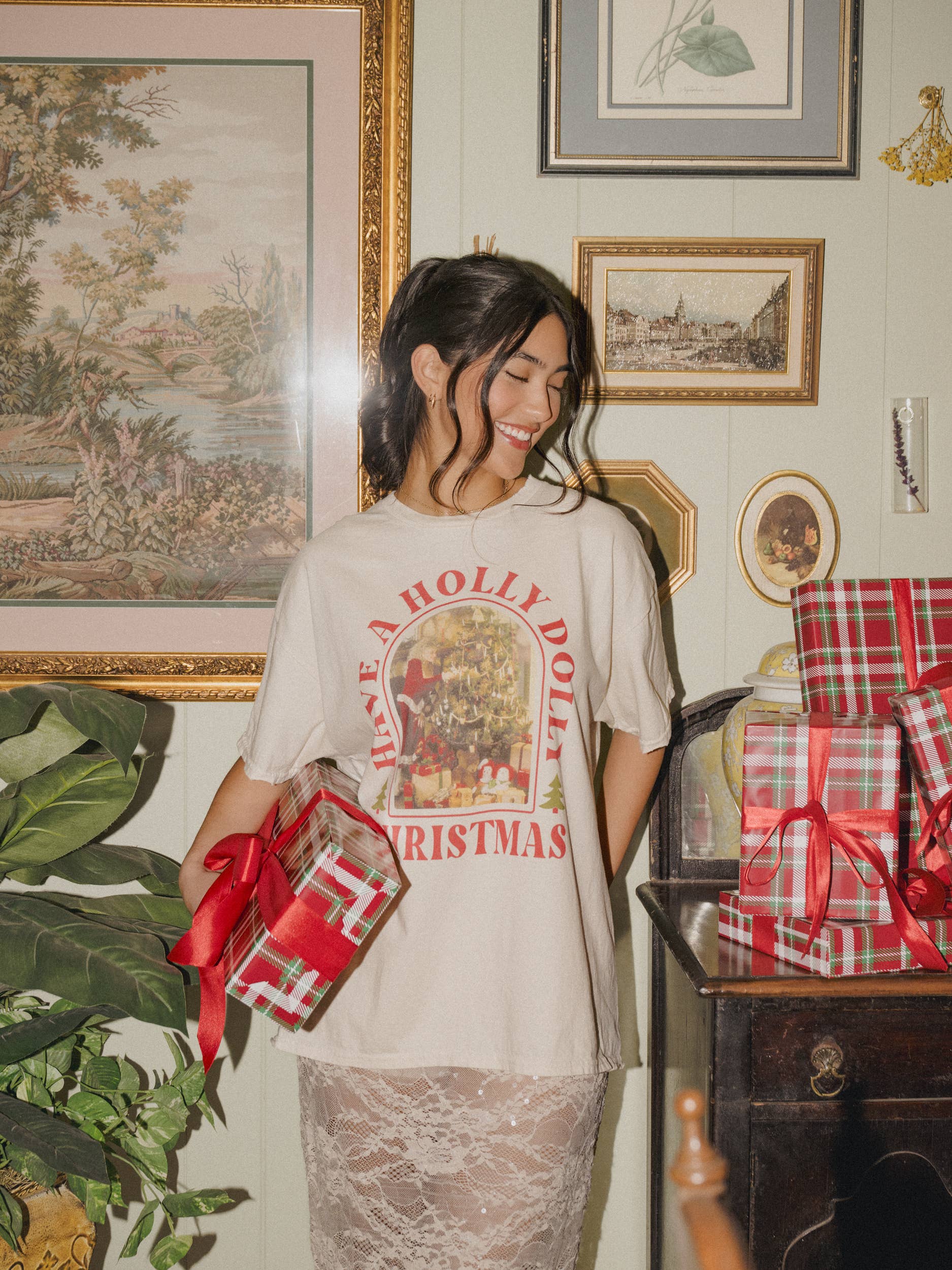 LivyLu - Wholesale Screen Printed T-Shirt - Unisex - Have a Holly Dolly Christmas Off White Thrifted Tee 5