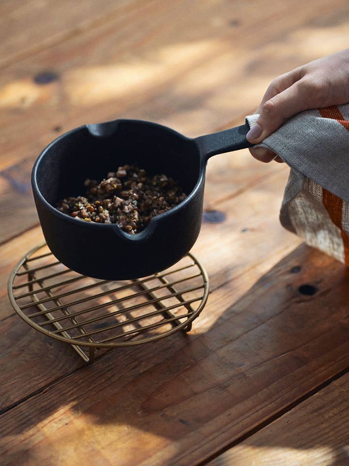 Rund messingtrådstativ for engroshandel hos Fog Linen Work