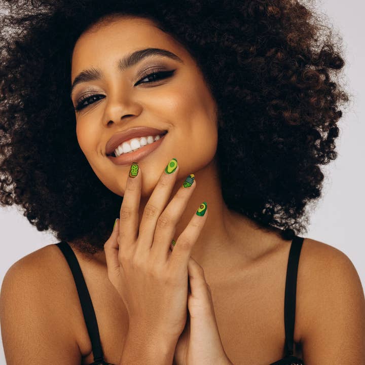 FYNE BODY - Wholesale Press-on/fake nails - AvoChic Sunshine Avocado Press-On Nails2