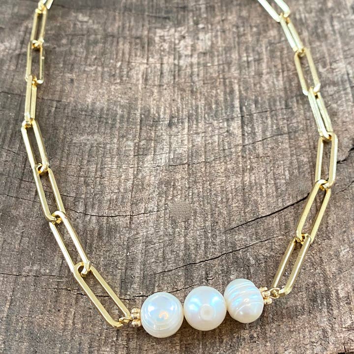 PennyLine inc - Wholesale Beaded/Pearl Necklace - Paperclip chain short necklace with 3 freshwater pearls gold
