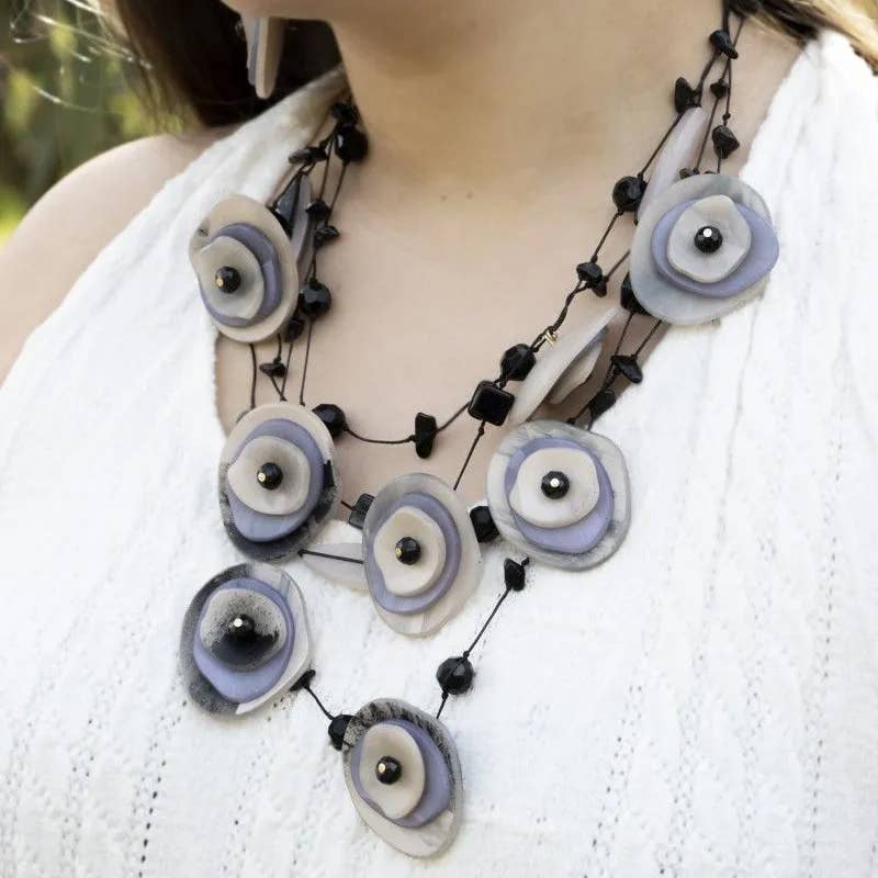 Domoflor s.l - Wholesale Bib Necklace - 🌼✨ Handmade necklace with layered flowers ✨🌼1