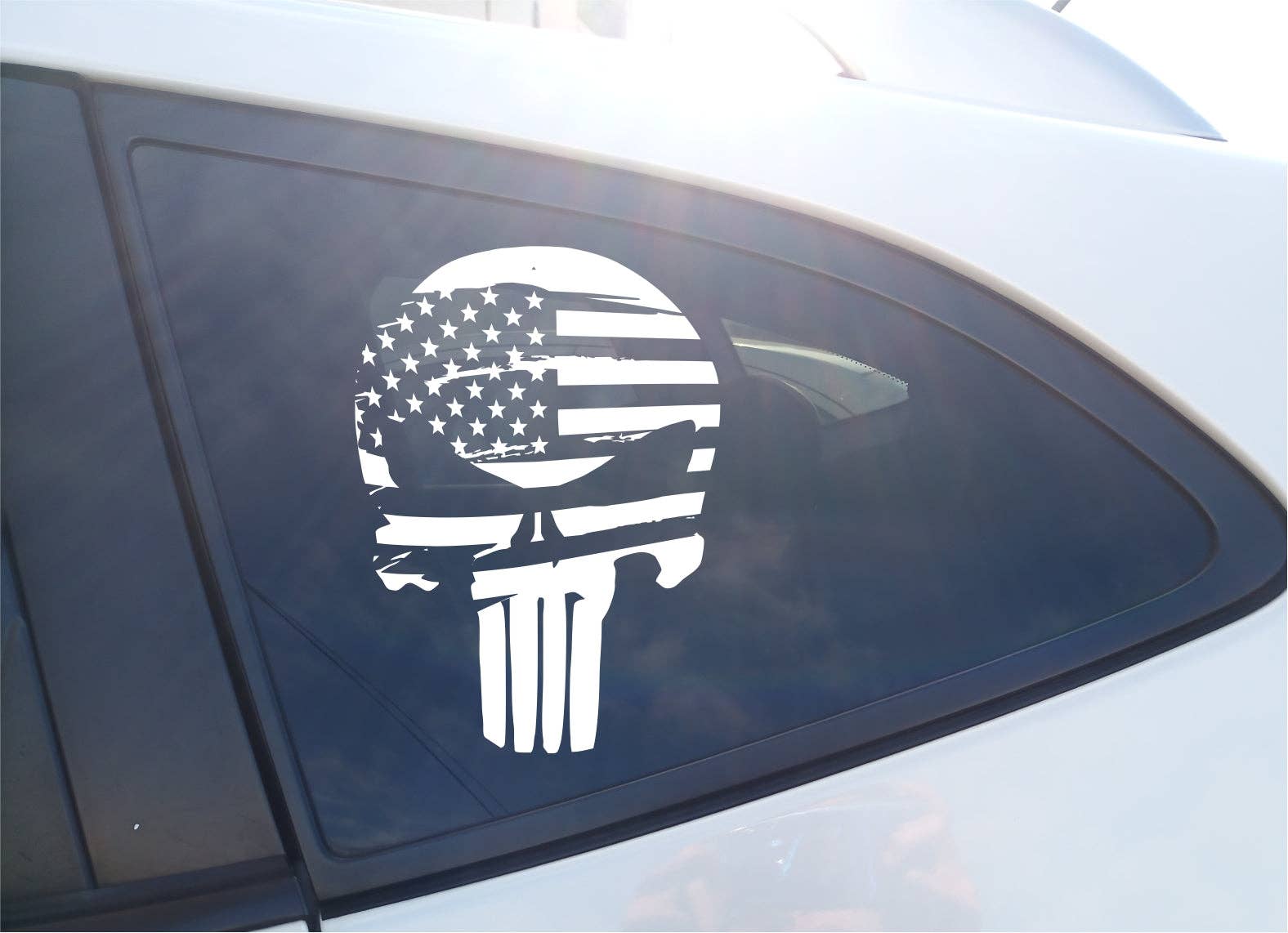 MonkeyFeetGraphics – Großhandel Aufkleber – The Punisher Vinyl-Aufkleber für Auto, Van, LKW, Fensteraufkleber0