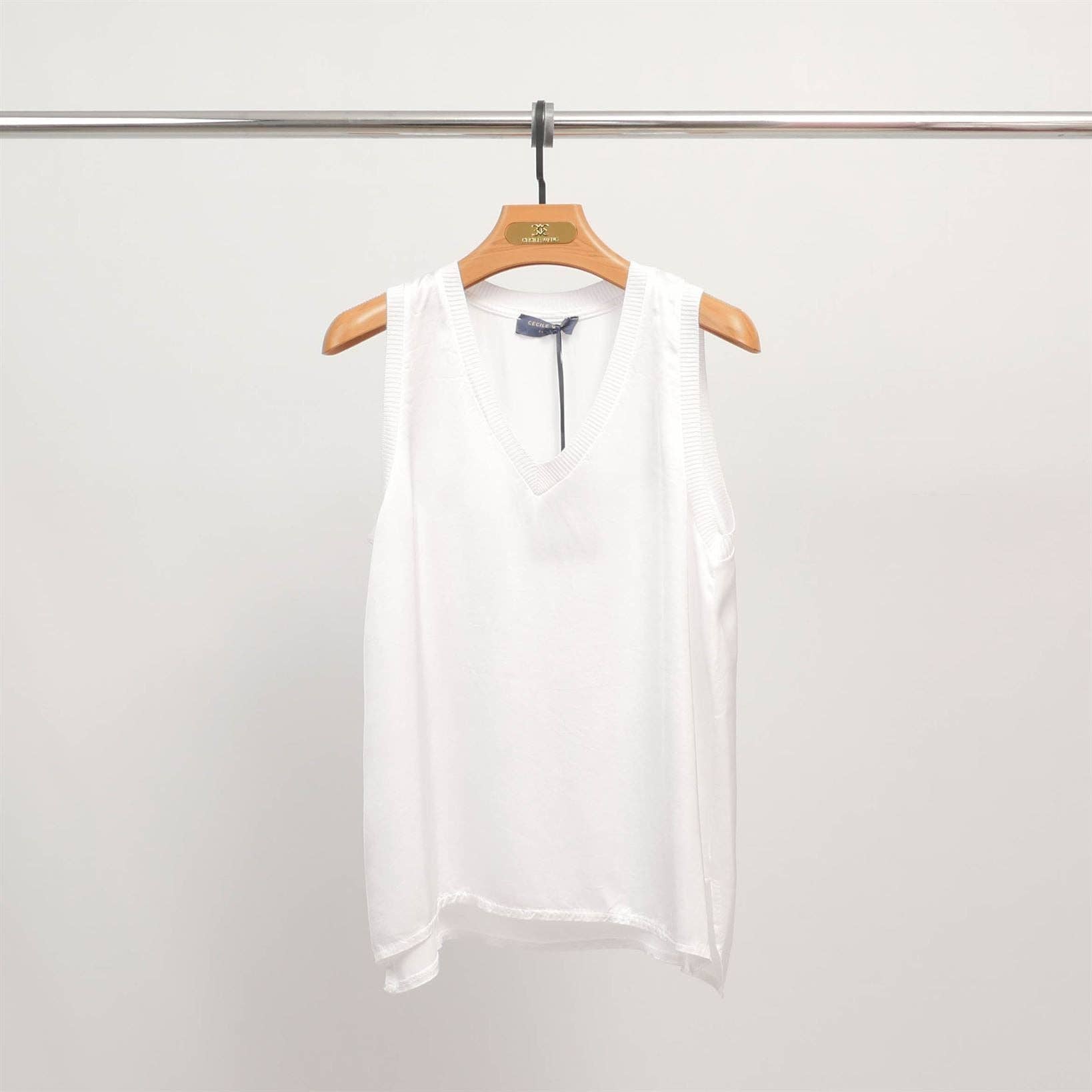 Cecile Wang - Wholesale Tank Top - Women's - V-neck tank top in fluid viscose DB14446VS5