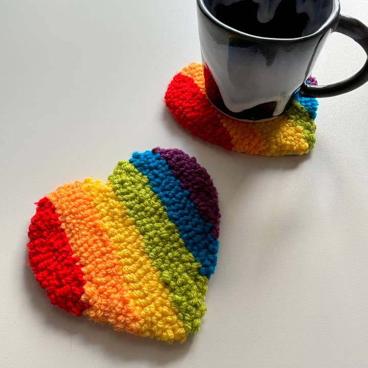 Coaster — Pride Heart Becher/Teppich, handgetuftet, mit Lochnadel für den Großhandel von The Wolfshop