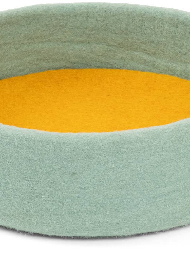 Fine cat basket - Inlay ochre yellow for wholesale by myfelt