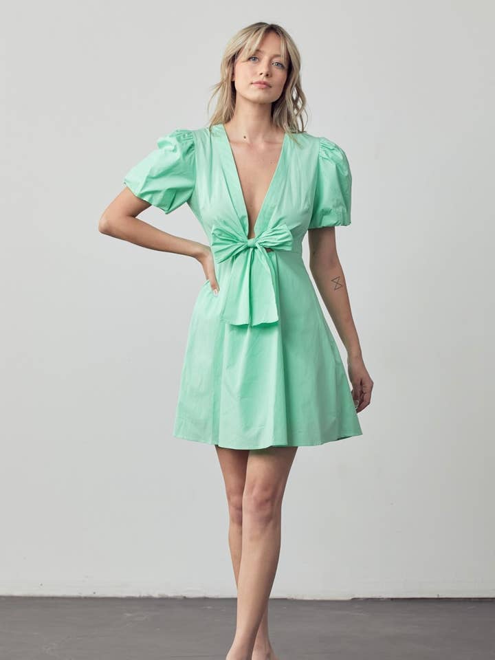 Grillige damesjurk met striksluiting aan de voorkant DD3076-MINT voor wholesale door Reveuse