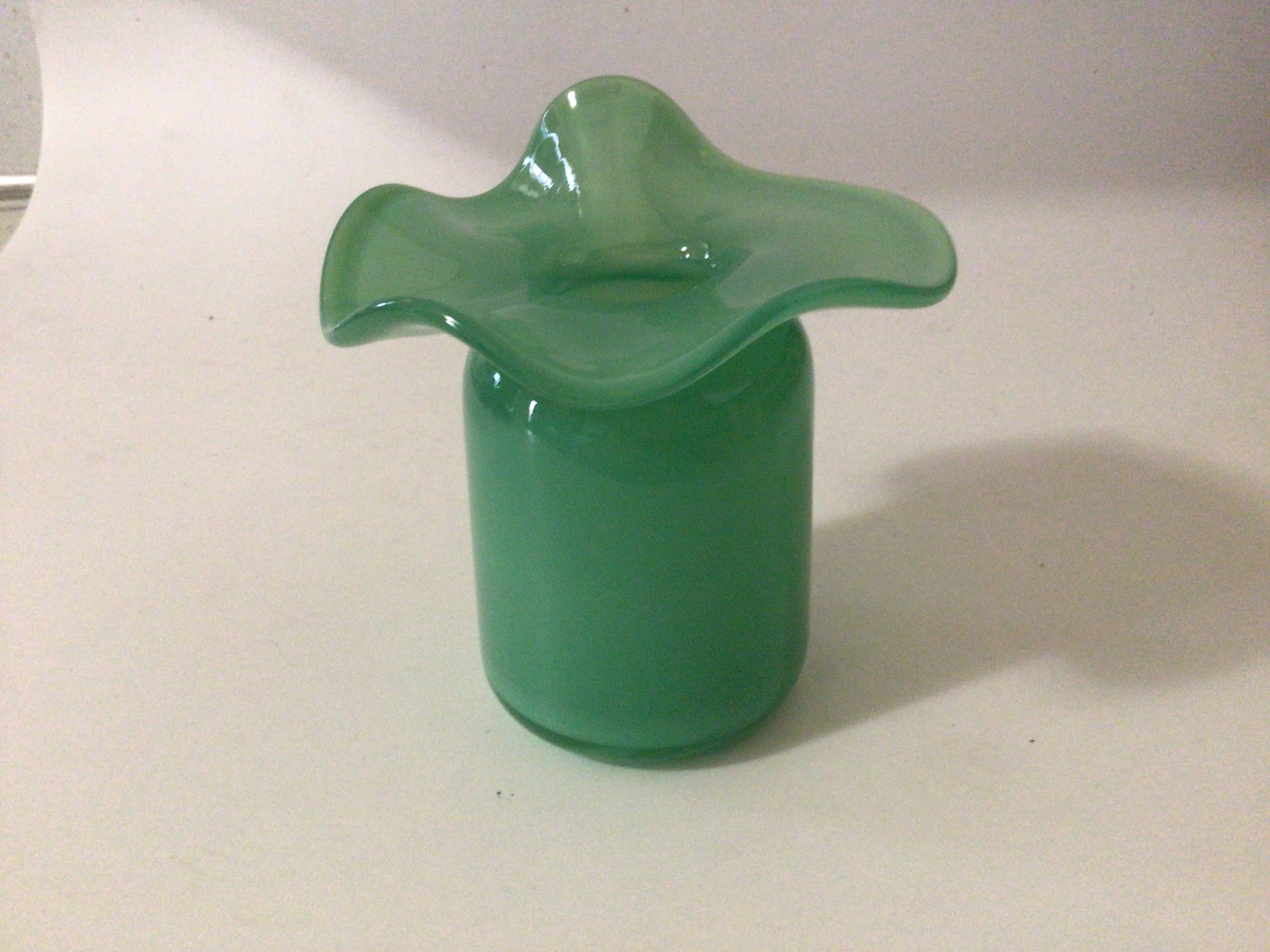 Terraglassworks - Wholesale Vase - Ruffle Bud vase5