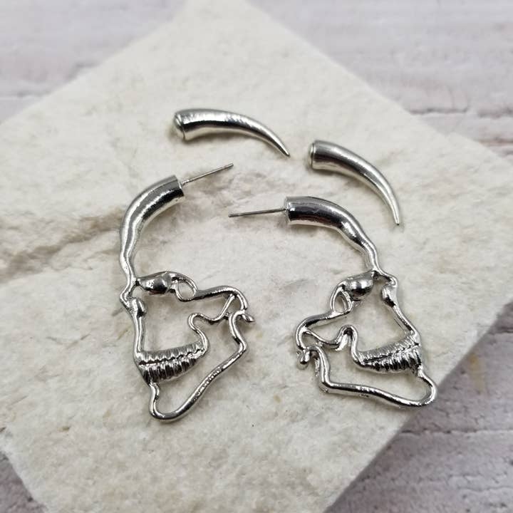 Treasure Wholesale - Wholesale Hoop Earrings - Hollow Skull Earrings1