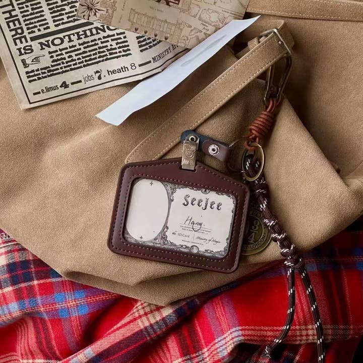 Brown Magic Harry Potter Picture Holder Platform Keychain DP25E937 for wholesale on Faire3