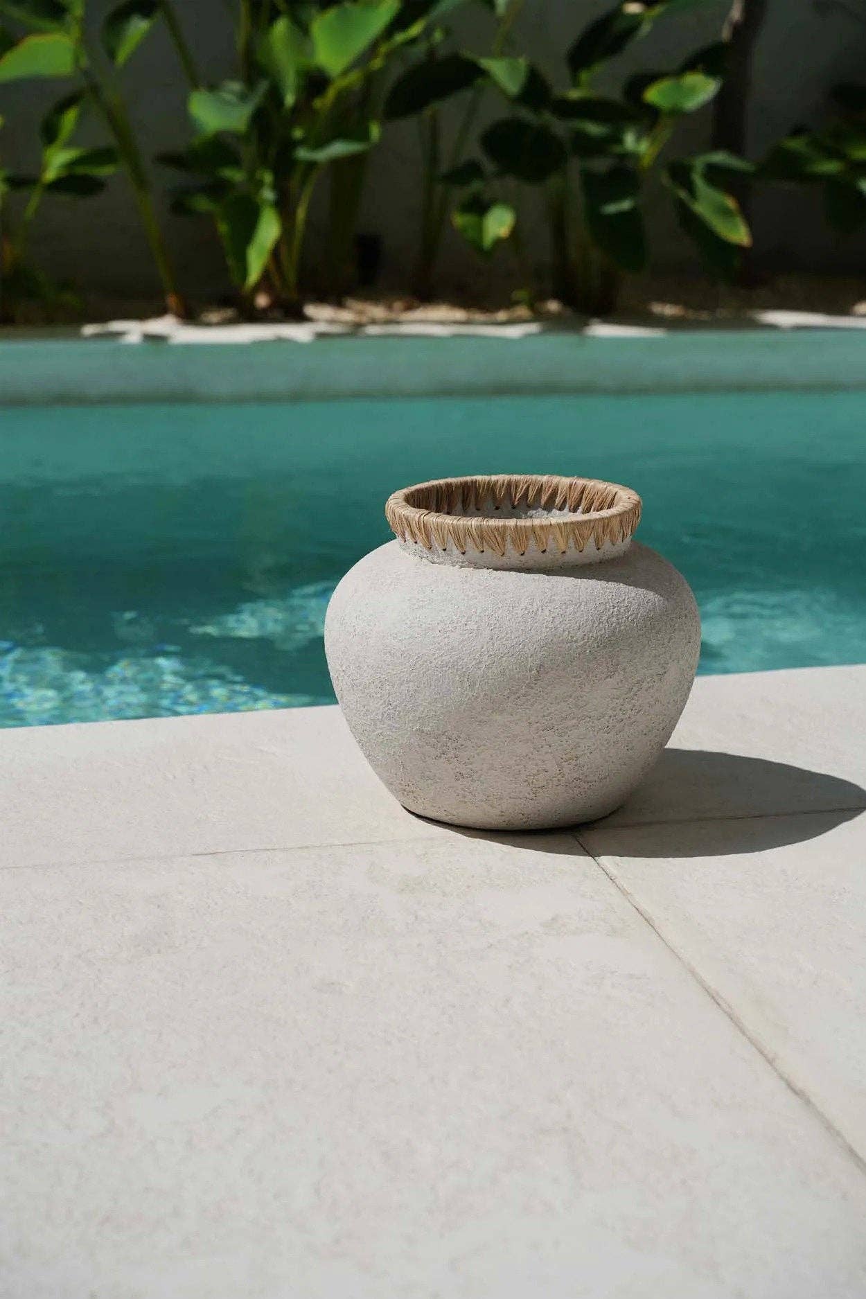 Bazar Bizar Living - Wholesale Vase - The Styly Vase - Concrete Natural - L1
