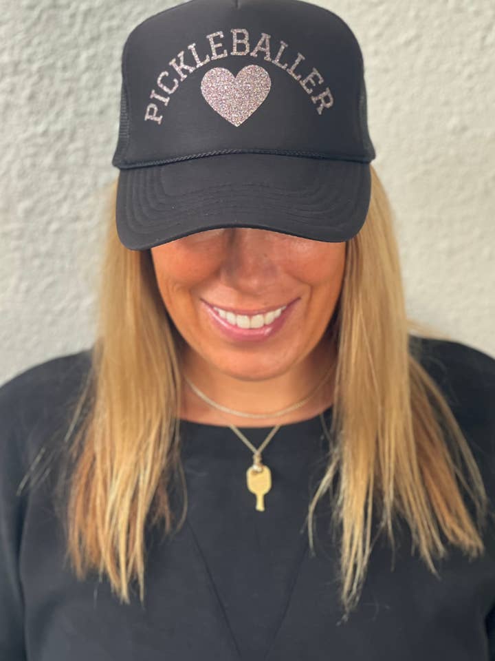 Pickleballer - Black Trucker pour la vente par Arnie + Ollie