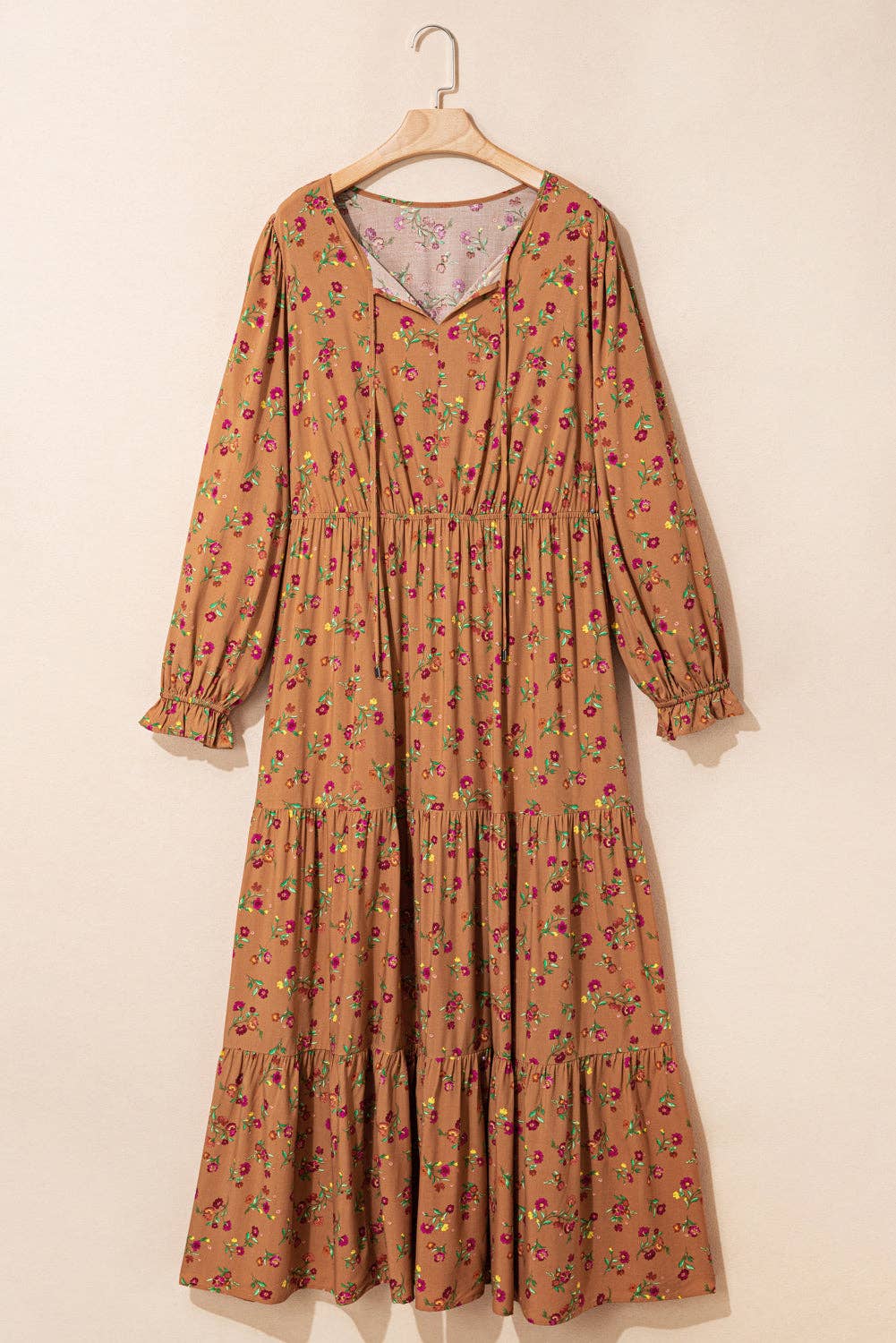 Marron Robe à volants à manches à volants et col en V à fleurs grande taille en vente sur Faire5