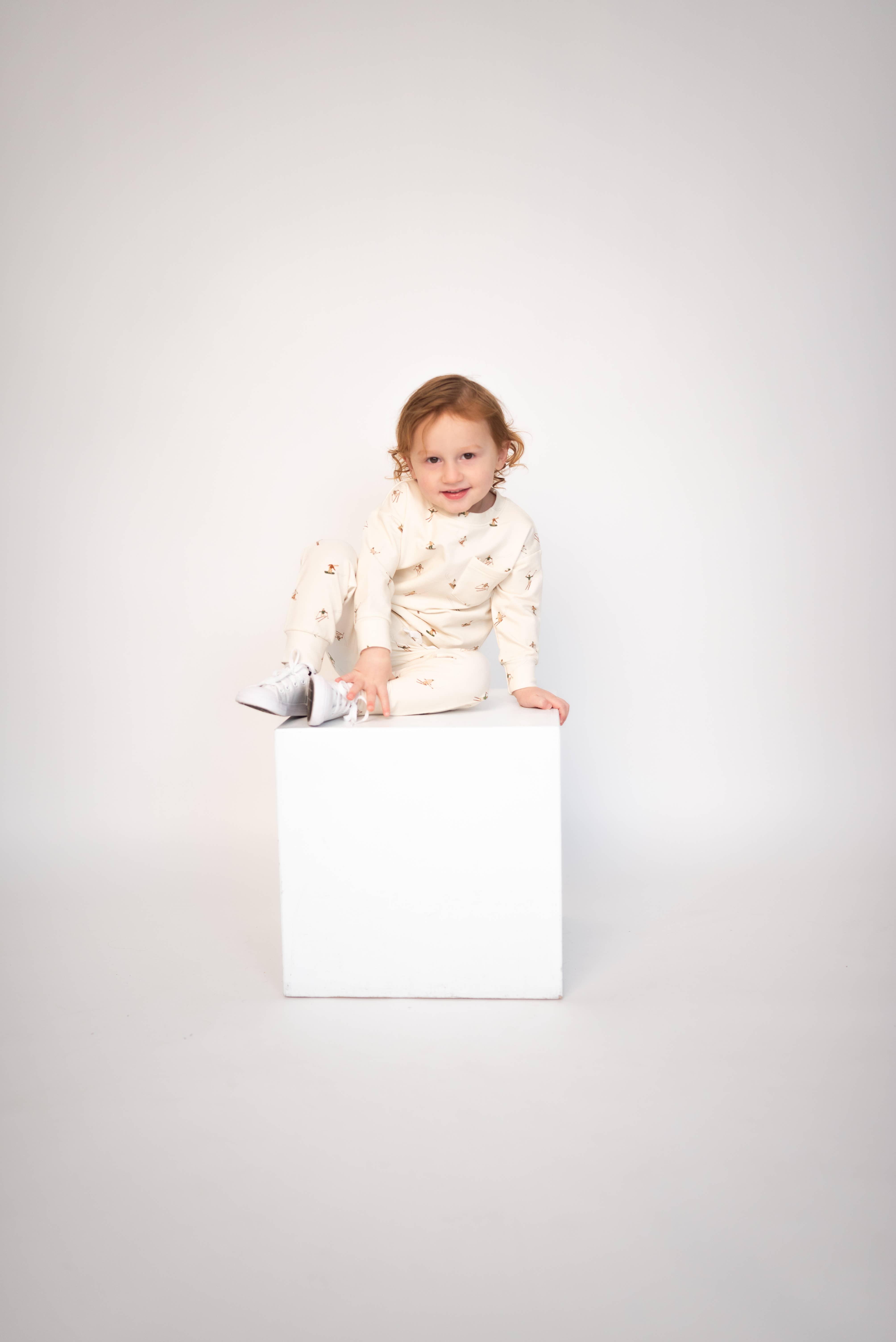 ntrl co. - Wholesale Top en broek set - Kinderen - Sneeuwhellingen Joggerset | Skiën | Buiten7