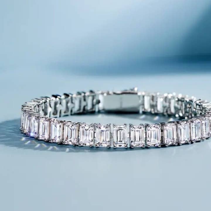 Tennisarmband mit Smaragdschliff-Zirkonit-Kubikzirkonia für den Großhandel von Diamond Veneer Travel Jewelry