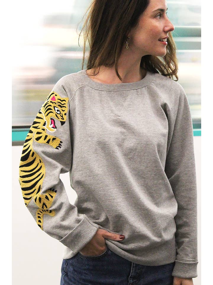 Curiosity Lab - Wholesale Sweatshirt - Women's - Embroidered tiger sweatshirt1