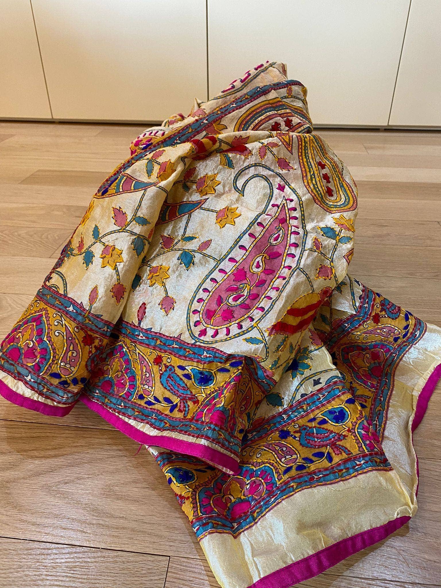 AmicaStyleStudio - Wholesale Scarf - Women's - Elegant Indian handmade hand Embroidered easy wear kantha3