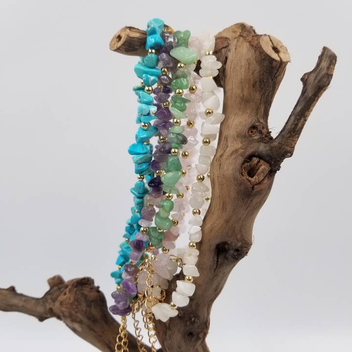 Collier de perles en pierres naturelles brisées fait main pour la vente par CHAKRA JEWELRY