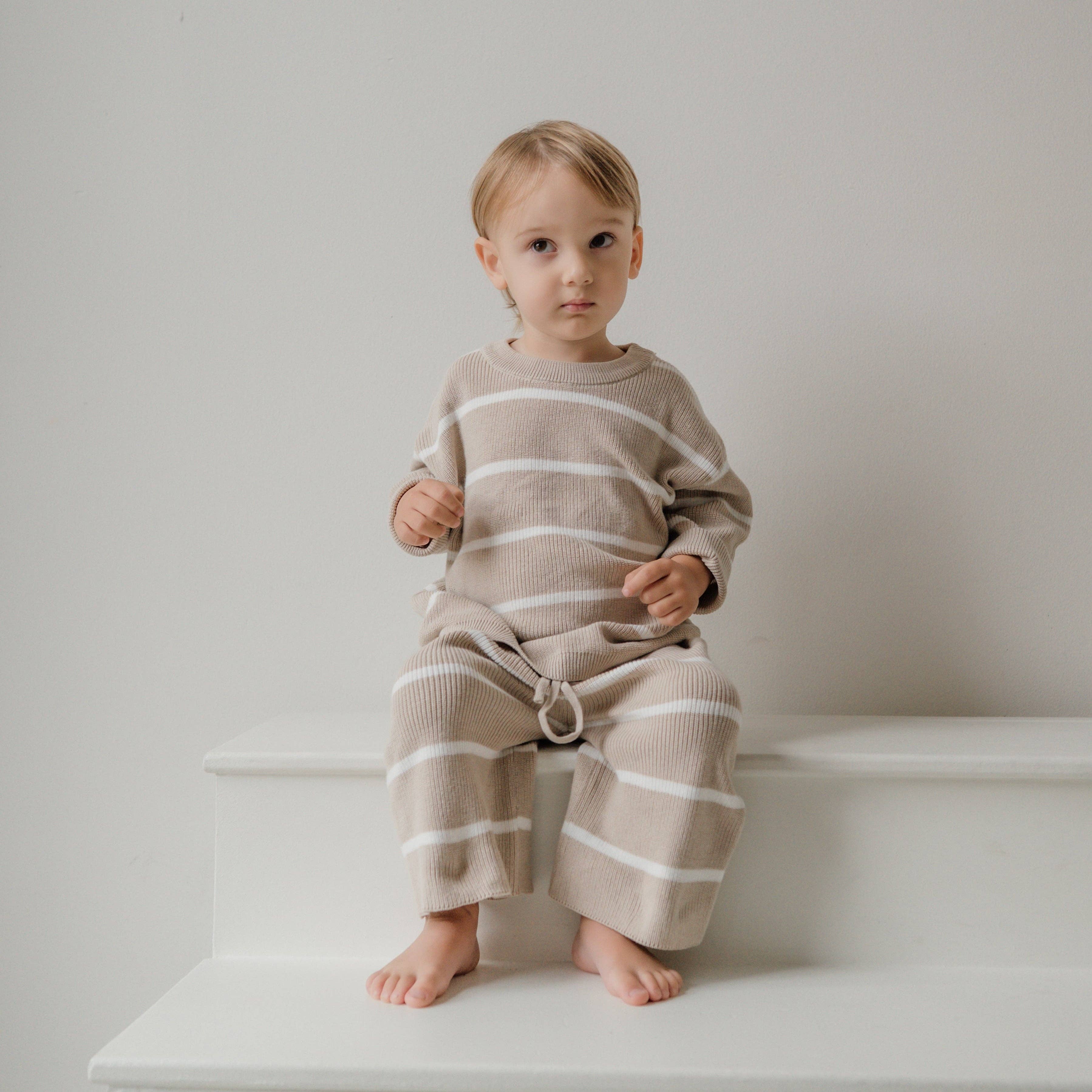 Pine Kids – Engroshandel Bukser (ikke denim) - Børn – Bredbenede stribede strikbukser i havre2