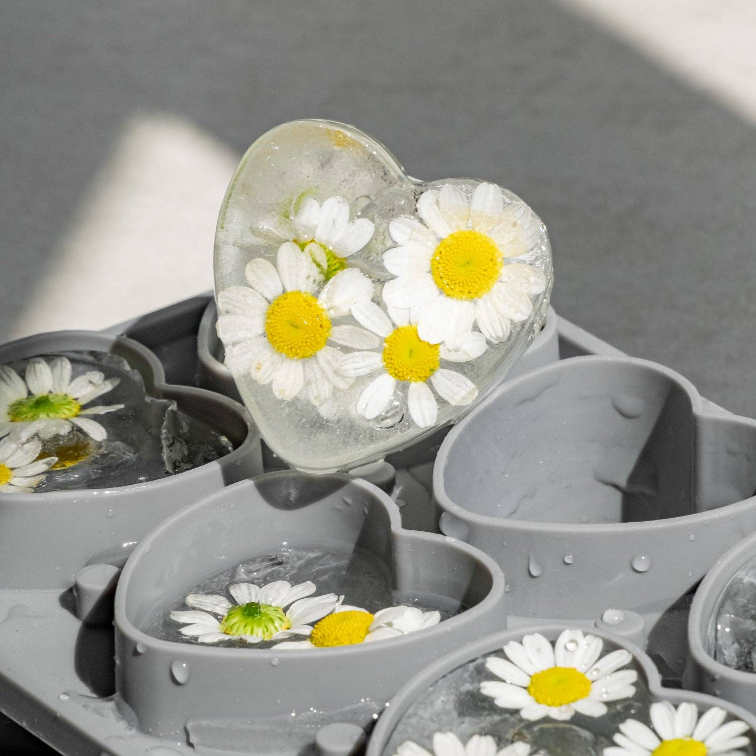 Eulenschnitt - Wholesale Ice Tray/Mold - Grey heart ice cube tray (VE = 6 pcs)4