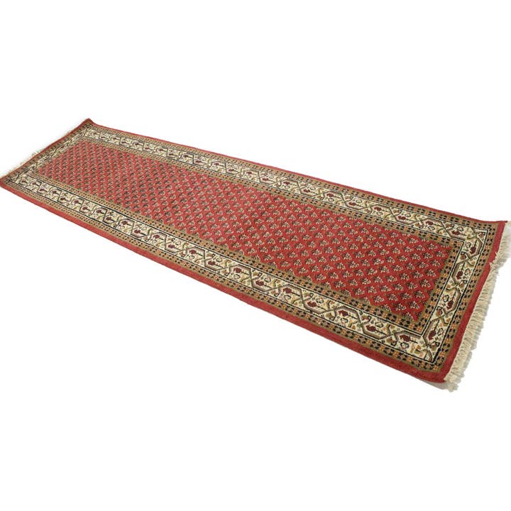 Tapis Indo Botemir à motif floral rouge Tribal, 3 x 10 | Oriental pour la vente par Magic Rugs Inc.
