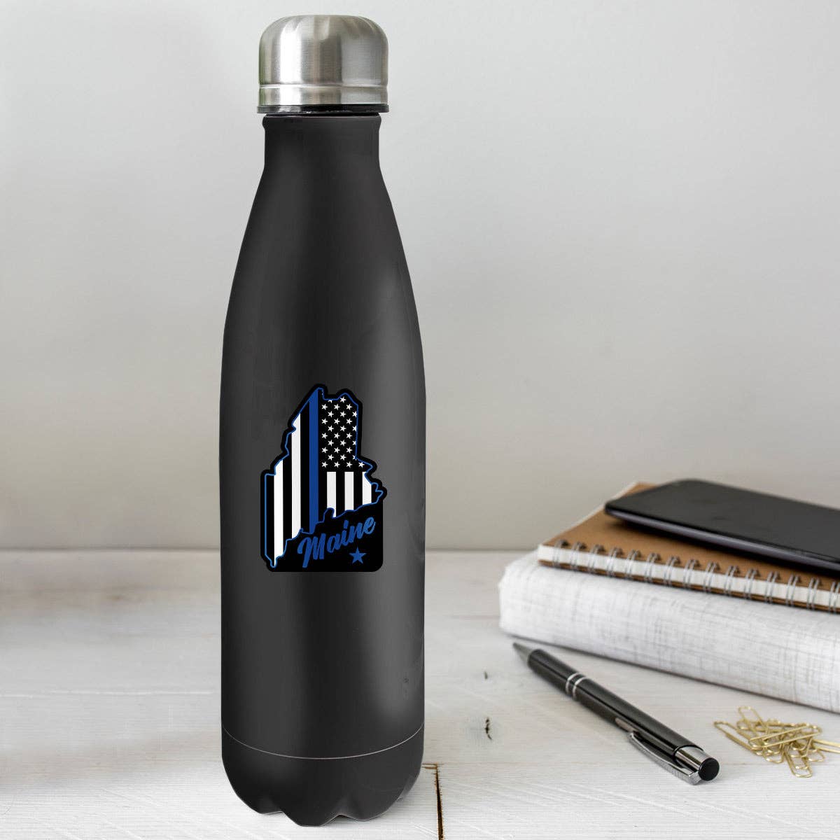 RetroPlanet - Venta al por mayor Pegatinas para móviles y portátiles - Minipegatina patriótica con la bandera de la policía del estado de Maine, 20 unidades2