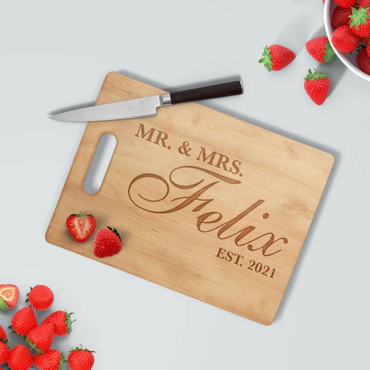 Snijplank: Mr & Mrs Script voor wholesale door Sam and Zoey