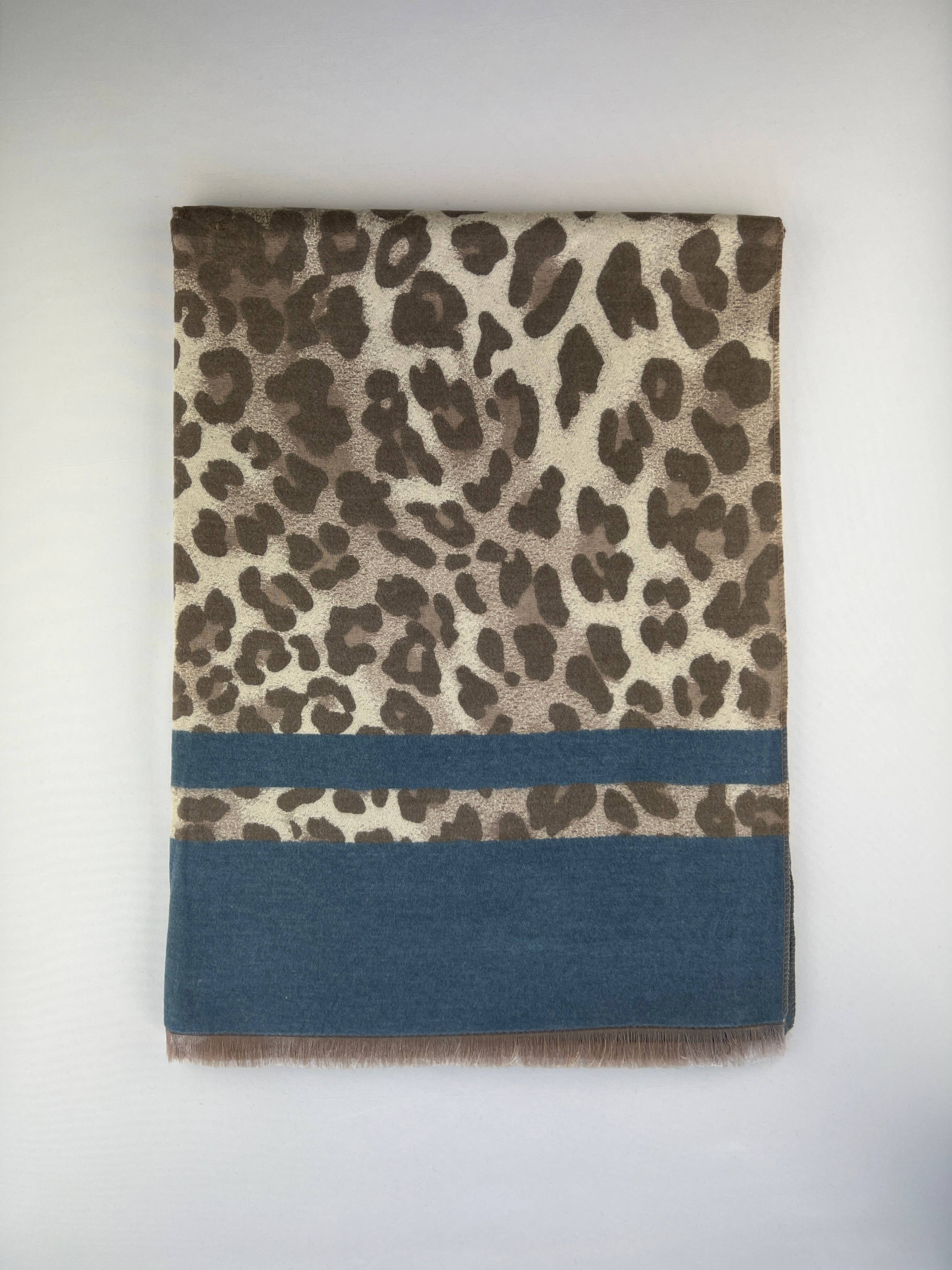 L'Emotion – wholesale Scarf – Women's – Leopard Pattern Scarf & Solid Stripes with Fringes 30% Cashmere3